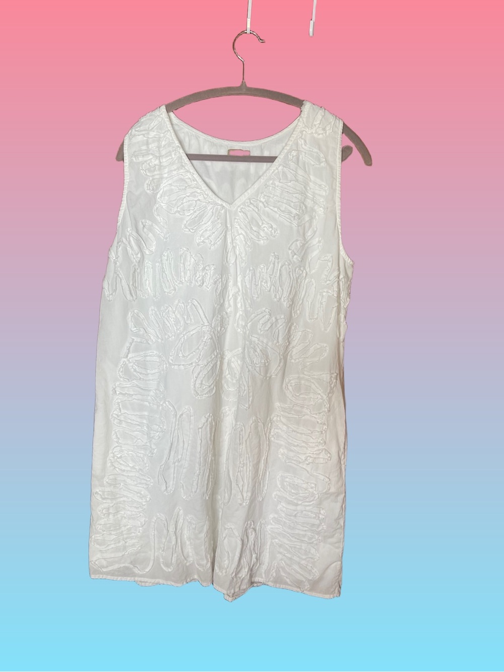 Women’s White Sleeveless V-Neck Embroidered Dress